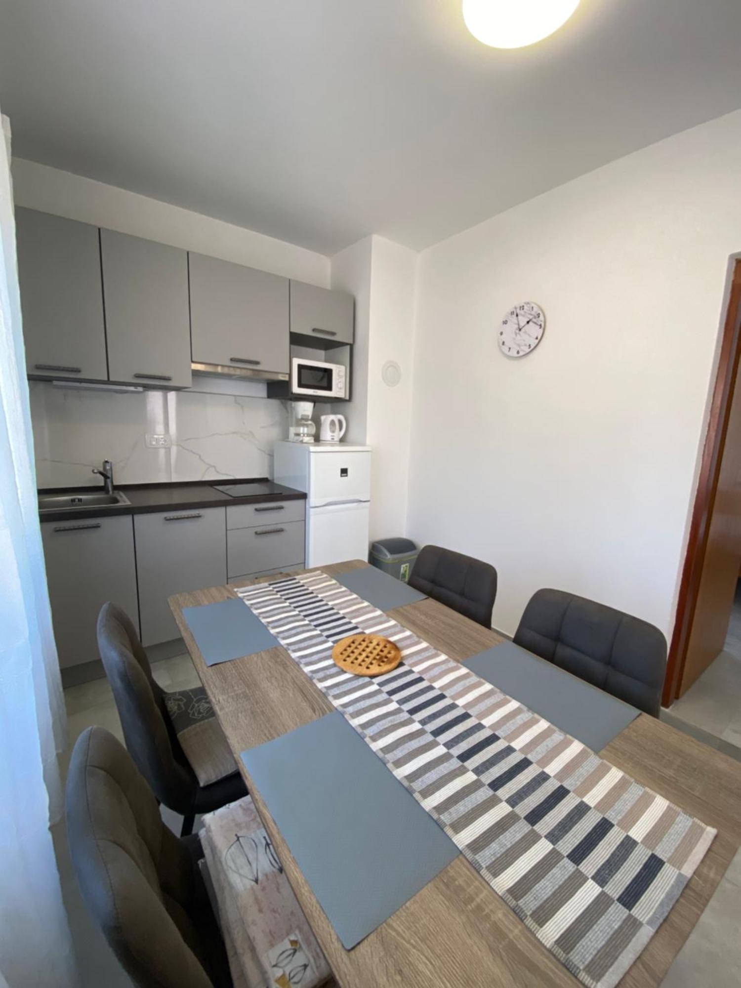 Apartmani Radosav Šilo Exterior foto